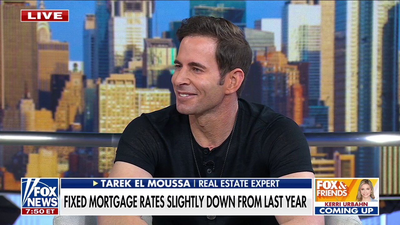 HGTV ‘Flipping 101’ host Tarek El Moussa joins ‘Fox & Friends’ to discuss the slight decrease in mortgage rates and explain how that will affect the real estate market.