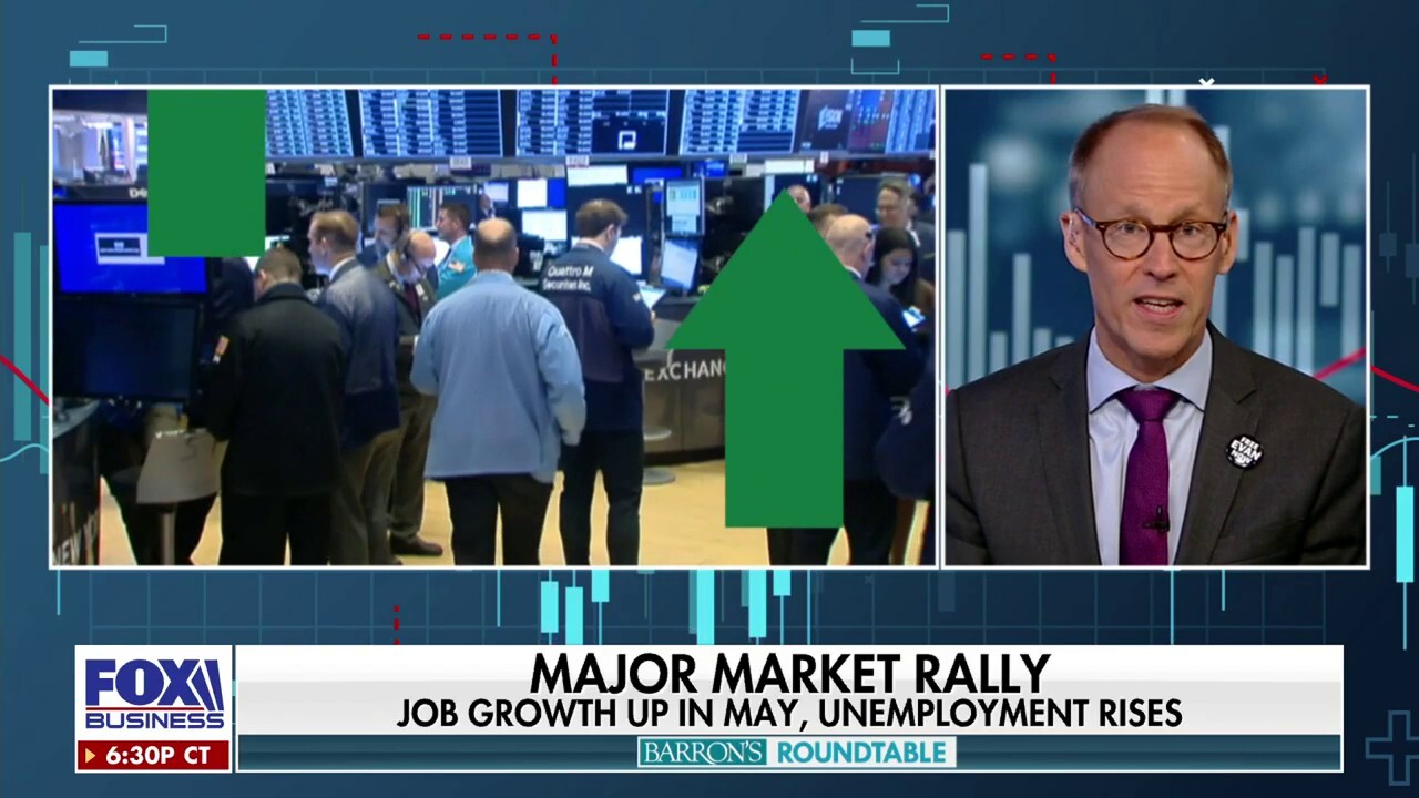 Panelists Ben Levisohn, Carleton English and Andrew Bary react to the jobs report on 'Barron's Roundtable.'